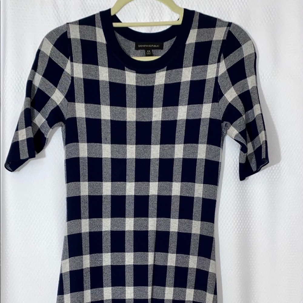 BR dress, XS, fitted, flare bottom, above ankle